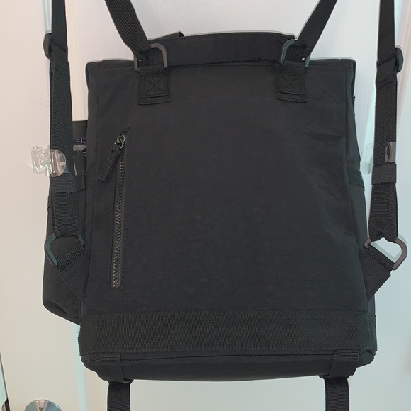 Tommy Bahama Square Nylon Backpack + Free Water Bottle! - Picture 13 of 17